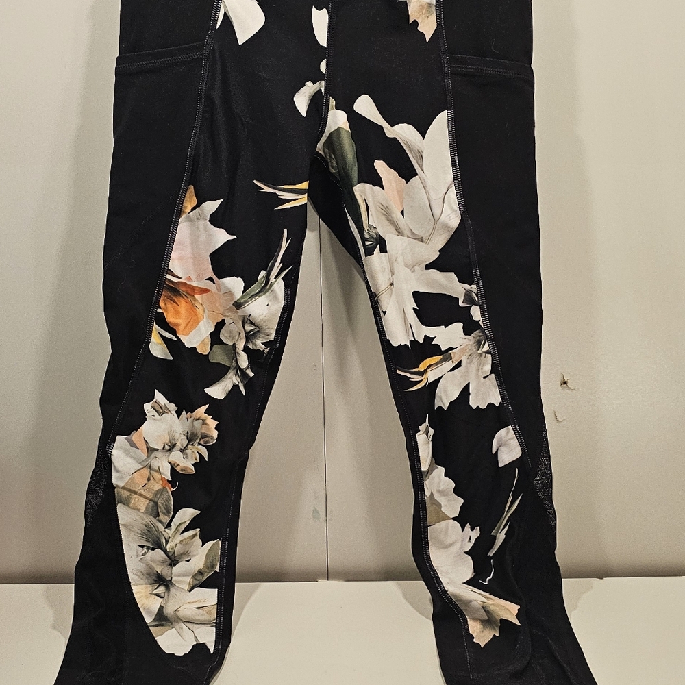 Athleta Black Mesh/Flower Detail Cropped Leggings